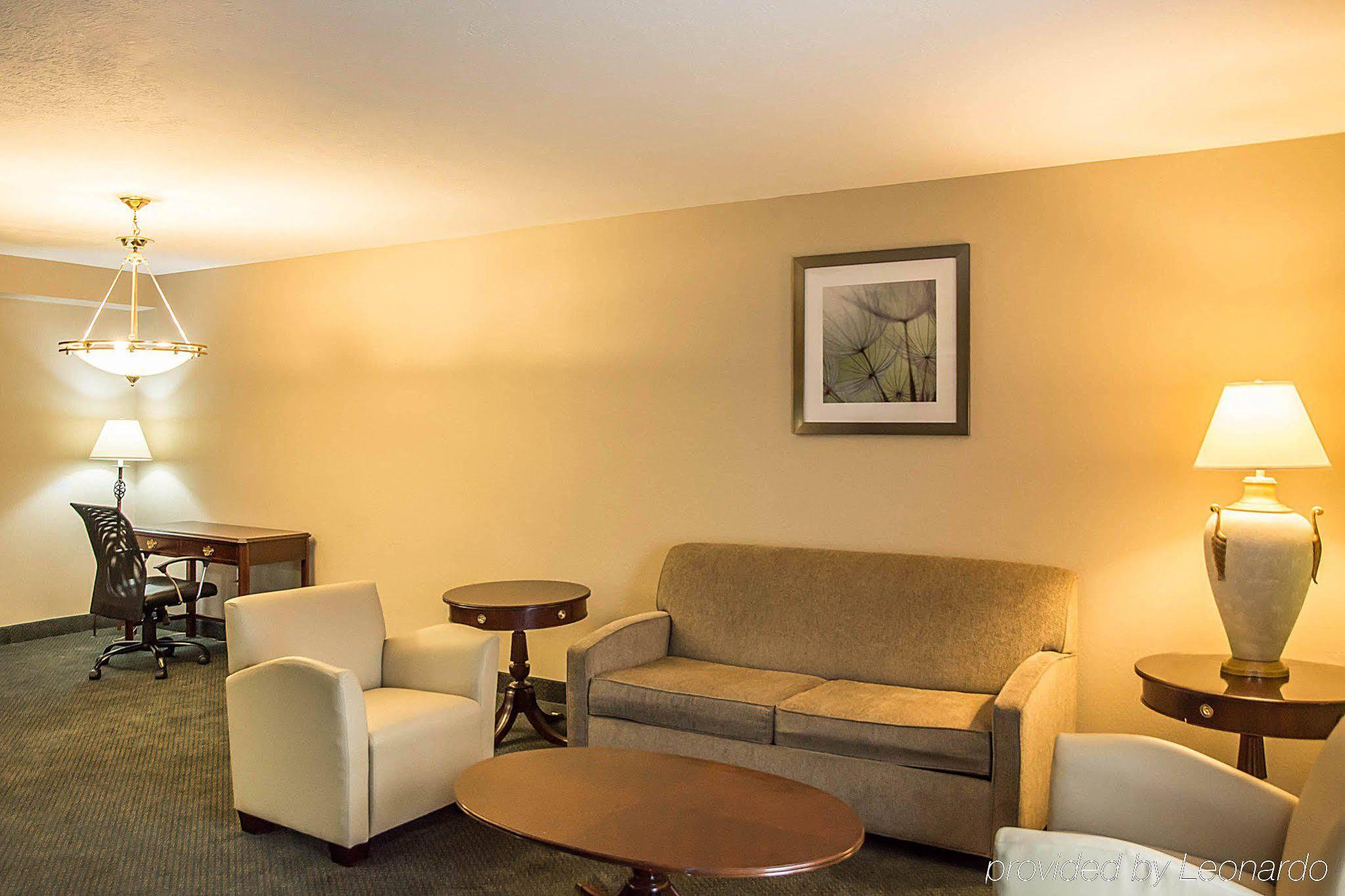 Quality Inn & Suites Cincinnati I-275 Springdale Luaran gambar