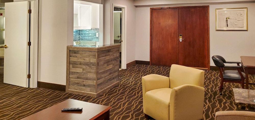 Quality Inn & Suites Cincinnati I-275 Springdale Luaran gambar